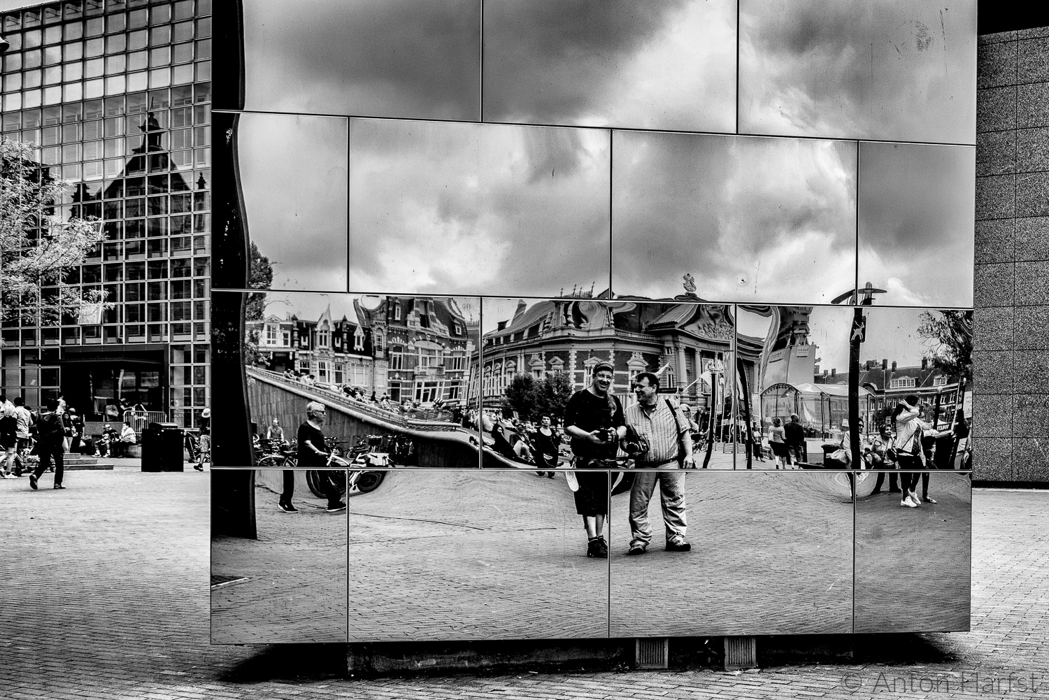 Reflections in mirrored urban structure